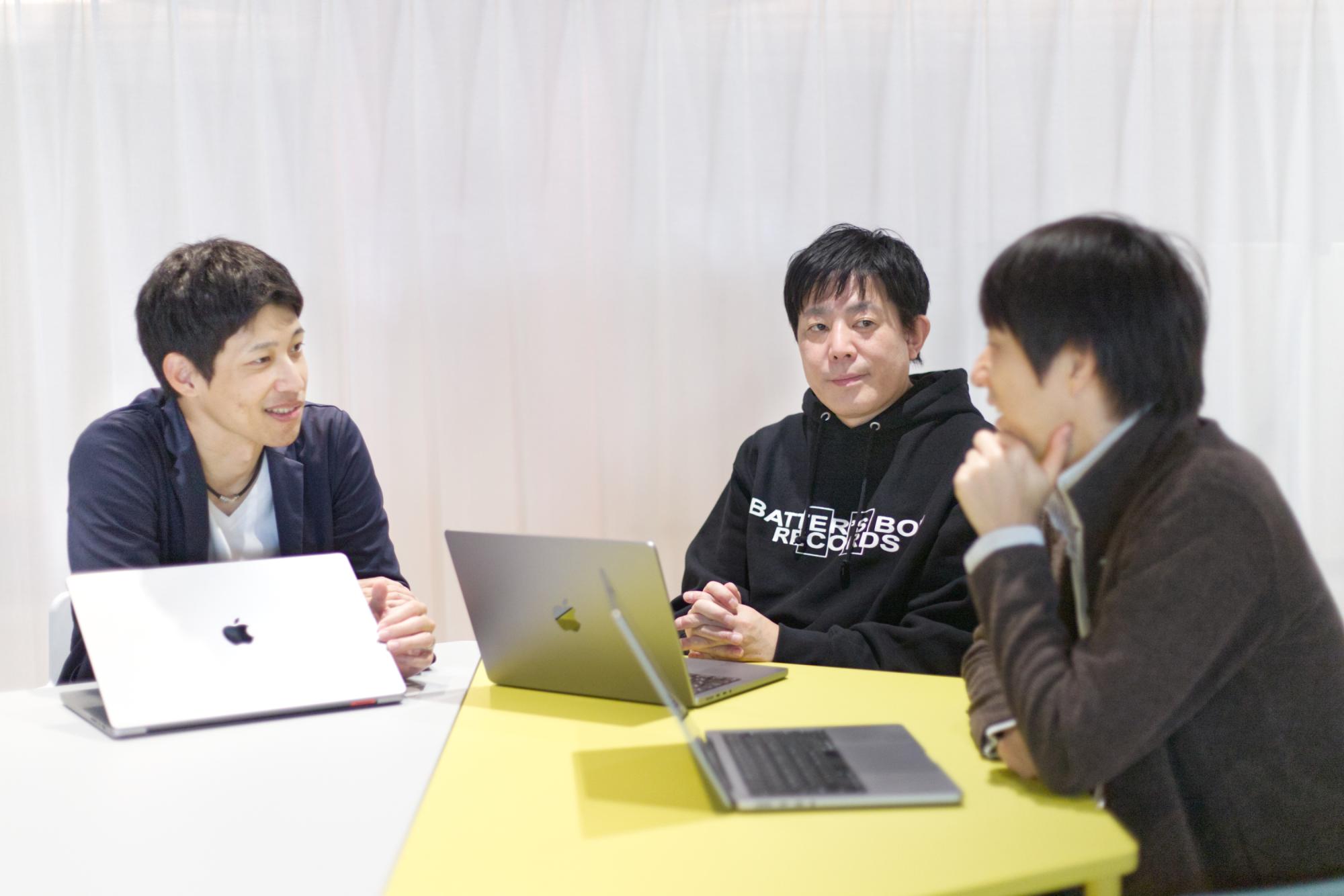 Kurashige (Manager, Product Development Group 2, NX Development Promotion Department) / Kiyosaki (QA Promotion Group, IT Infrastructure Department) / Nozomi Ito (CEO, MagicPod)